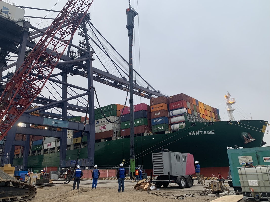 3 Fase Inverter Drive Feed bawah Vibroflot Peralatan Peningkatan Tanah Vibro penggantian Batu Kolom