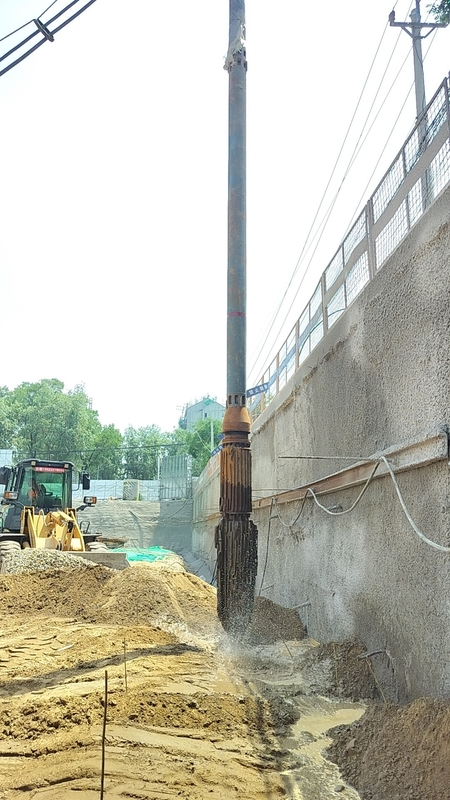 BVEM 105kW Peralatan Vibroflot Hydraulic Dengan 176kW power pack untuk perbaikan groud Konstruksi